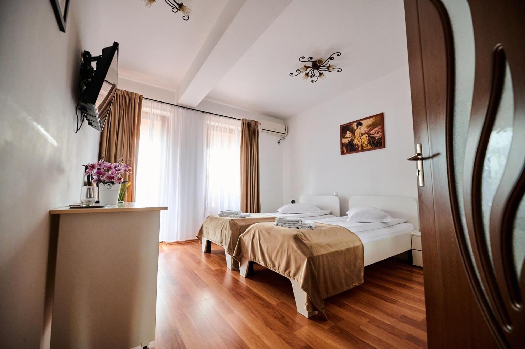 Pensiunea Kenza Târgu-Mureş Extérieur photo