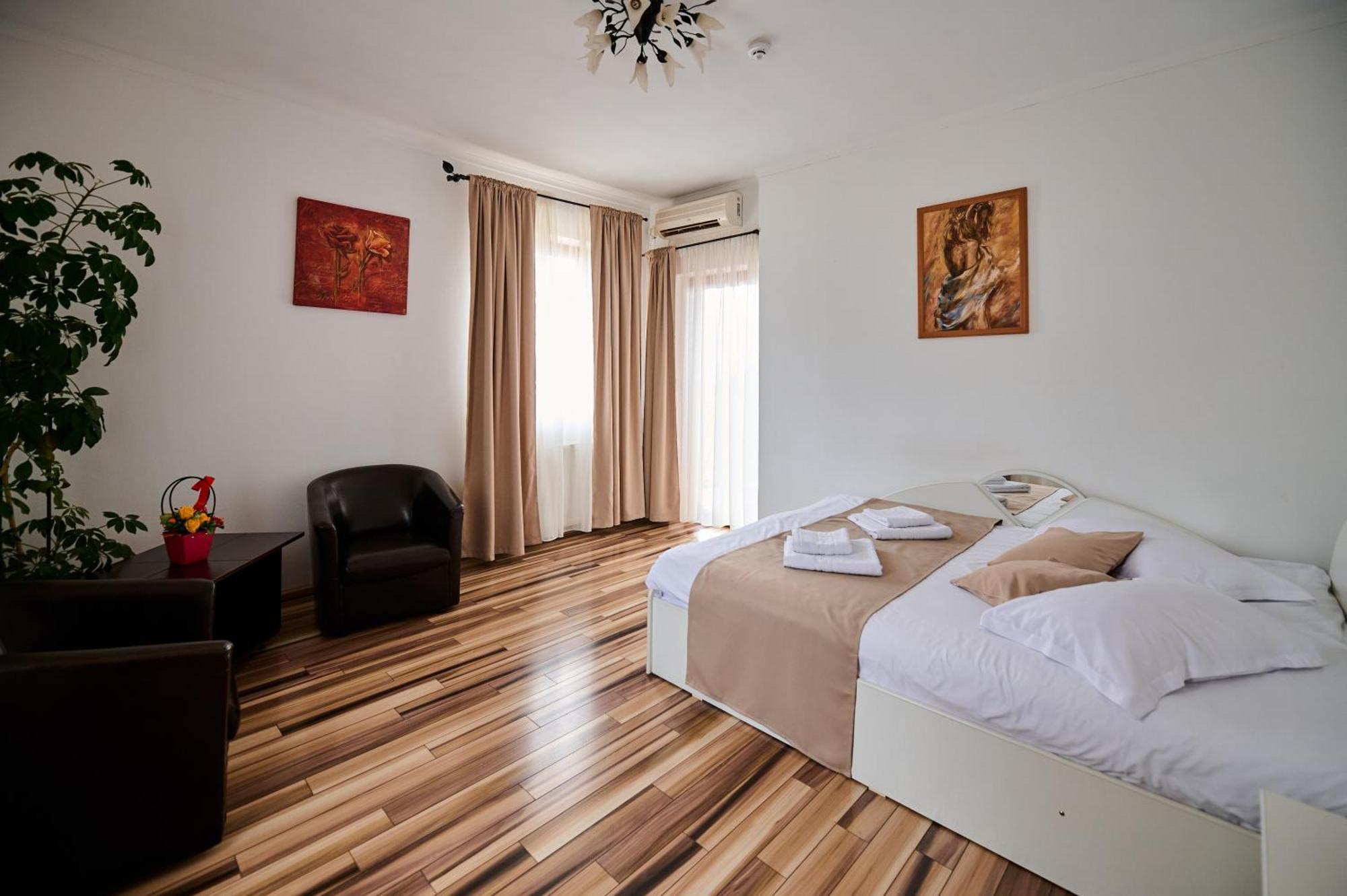 Pensiunea Kenza Târgu-Mureş Extérieur photo